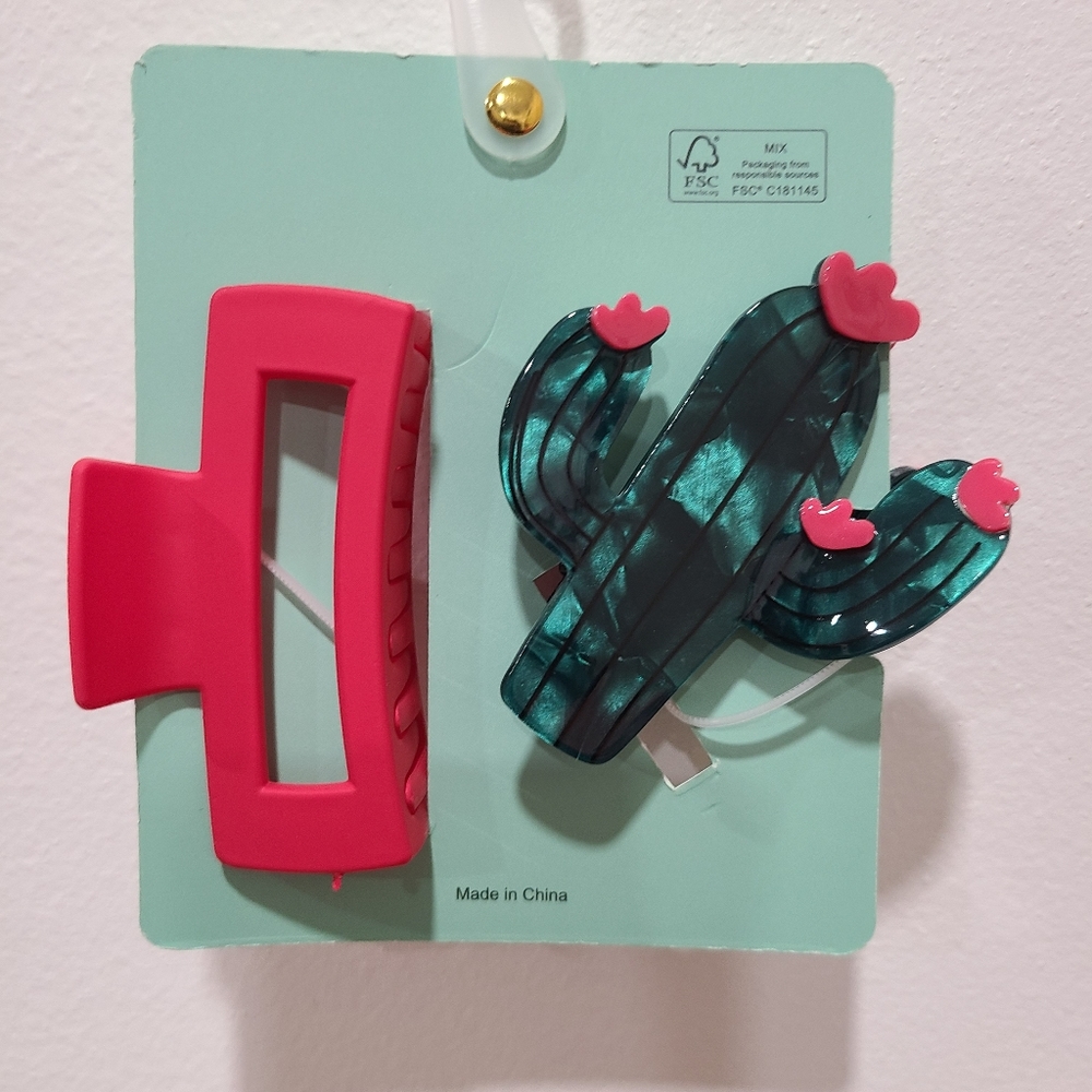 Piper K Saguaro Cactus Tree and Red Hair Claw Clips - Picture 4 of 6